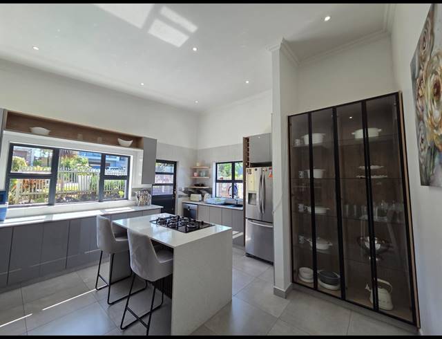 4 BEDROOM HOUSE FOR SALE IN PALM LAKES ESTATE